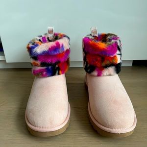 Ugg Women’s Pink/ Muti colored Mini Quilted Motlee! Size 37! 🥳🥳